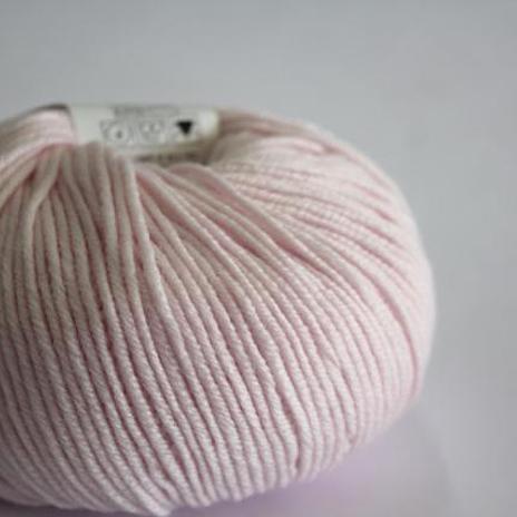 Bellissimo 8ply extra fine merino - 224 pale pink