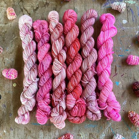 Little Woollie Makes - All the Pinks - 4ply mini skein sets