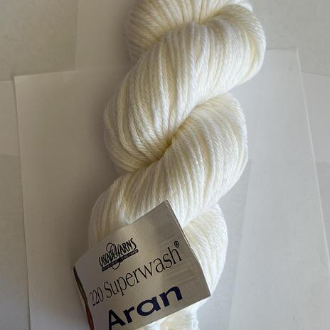 220 Superwash Aran - 871 White